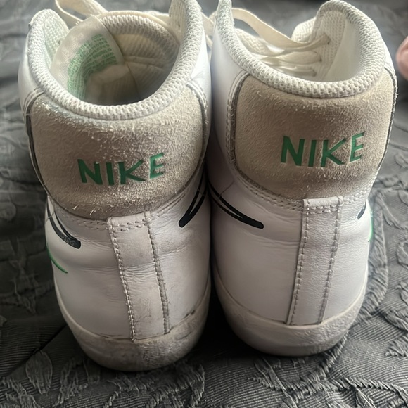 White Nike Blazers Size- 6.5Y - Picture 3 of 5